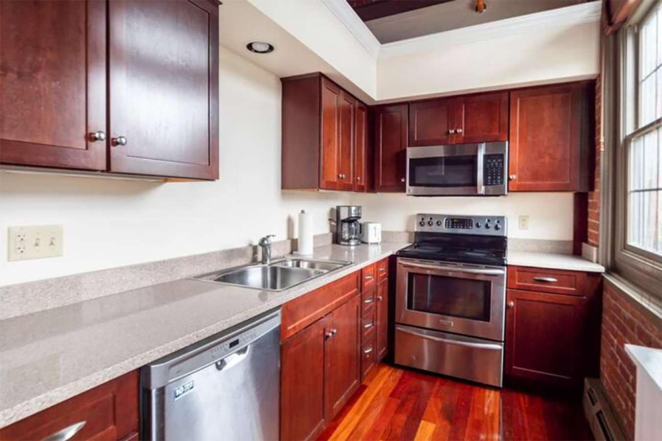 Jennifer'S Riverfront Foundry Apartment Downtown Providence Exterior photo